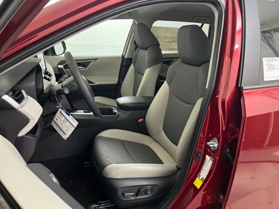 2025 Toyota RAV4 XLE