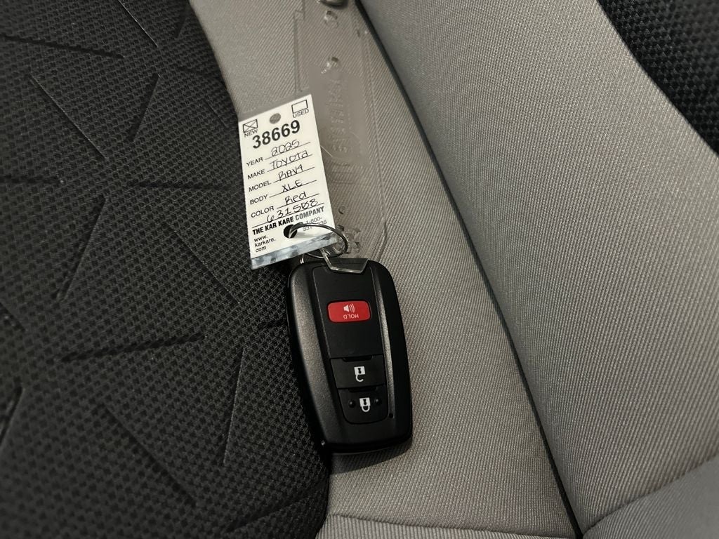 2025 Toyota RAV4 XLE