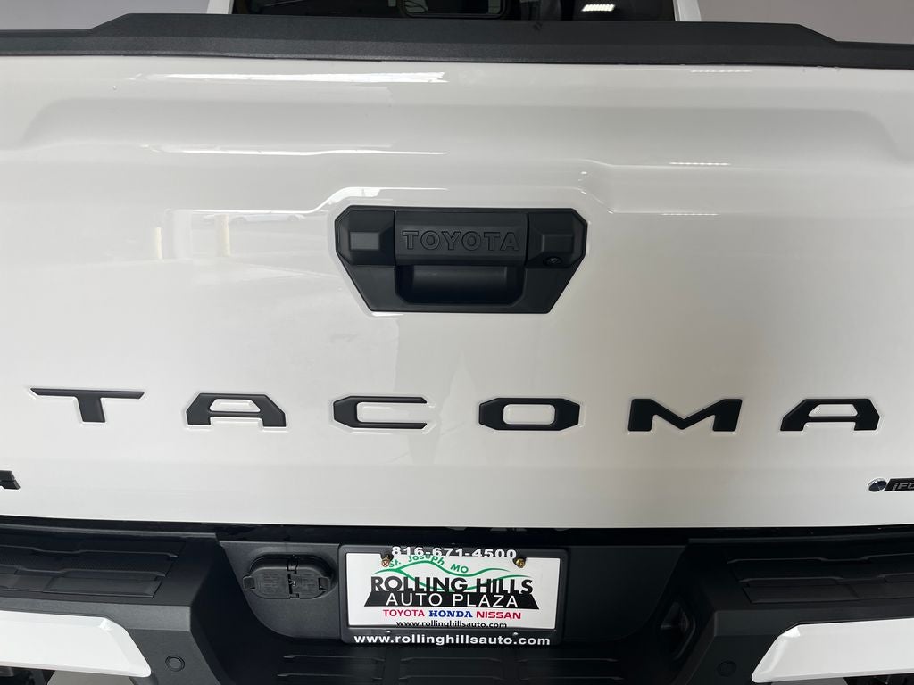 2026 Toyota Tacoma i-FORCE MAX TRD Off-Road i-FORCE MAX