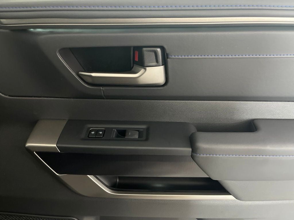 2026 Toyota Tundra i-FORCE MAX Platinum i-FORCE MAX