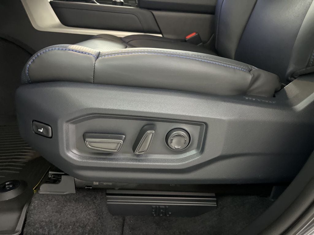 2026 Toyota Tundra i-FORCE MAX Platinum i-FORCE MAX