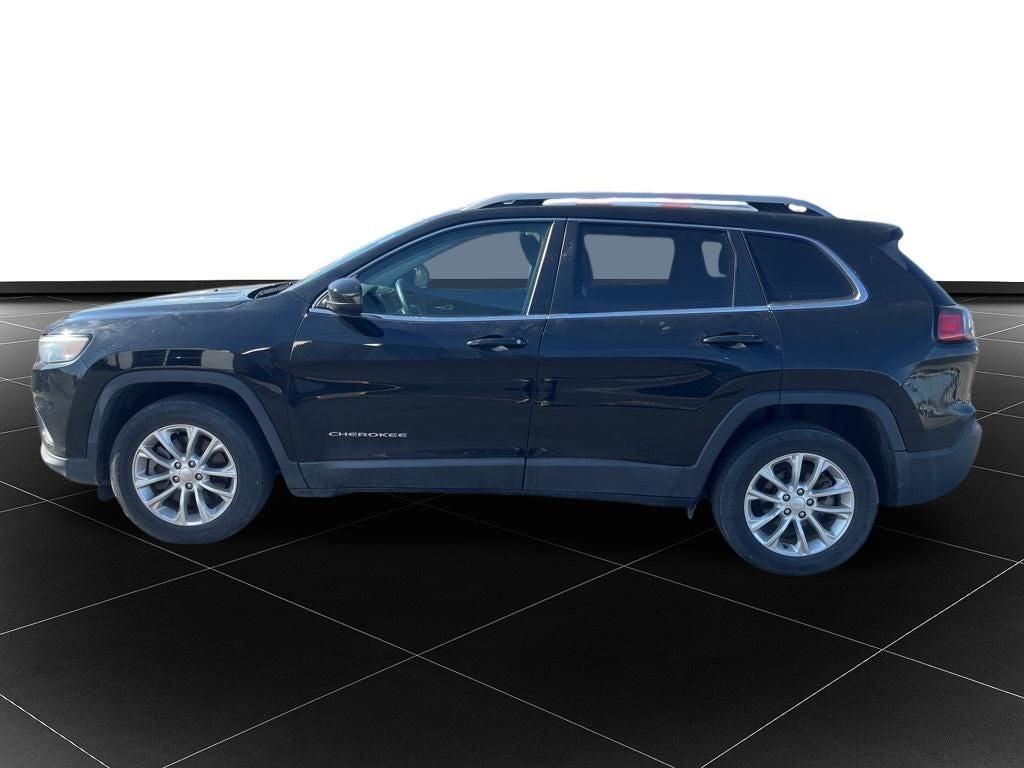 Used 2019 Jeep Cherokee Latitude with VIN 1C4PJLCB0KD327472 for sale in Kansas City