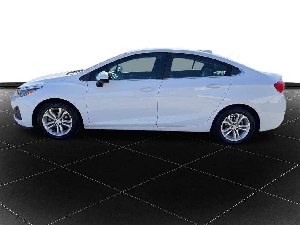 Used 2019 Chevrolet Cruze LT with VIN 1G1BE5SM3K7146600 for sale in Kansas City