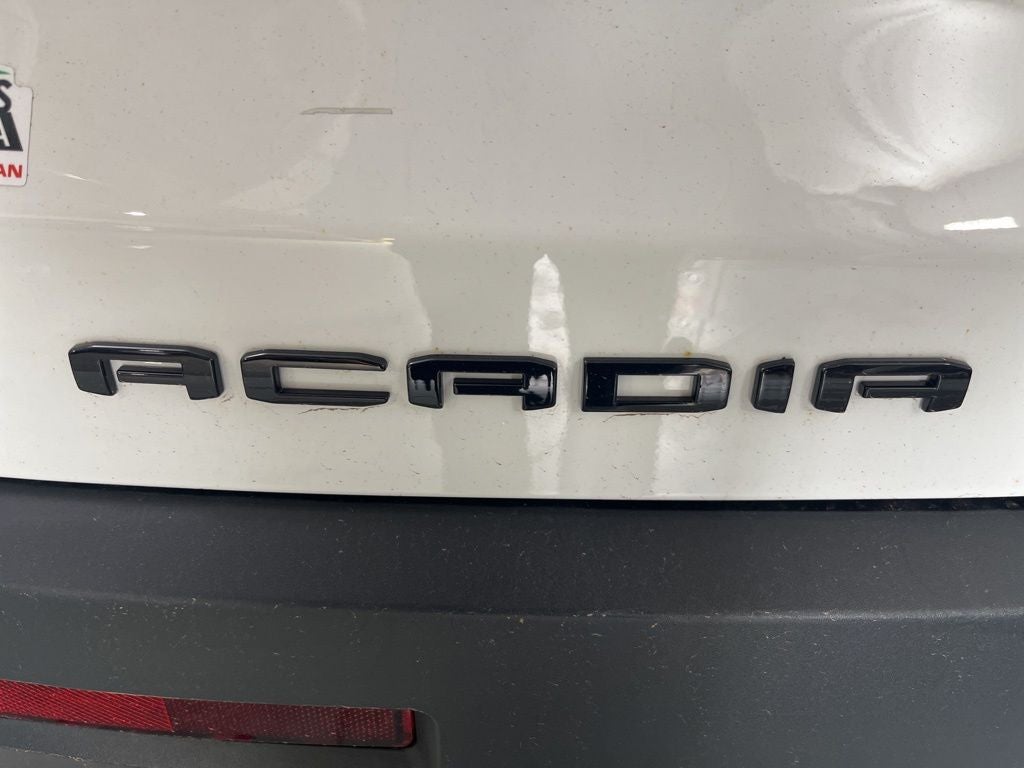 2023 GMC Acadia SLT