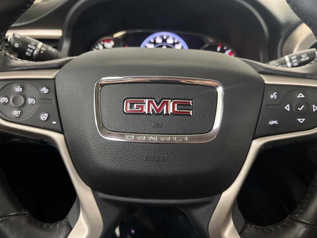 2022 GMC Acadia Denali