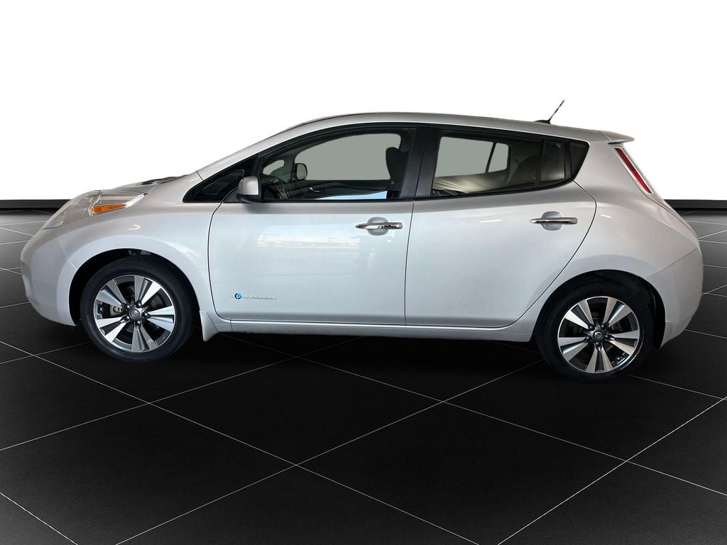 Used 2017 Nissan LEAF SV with VIN 1N4BZ0CP1HC303201 for sale in Saint Joseph, MO