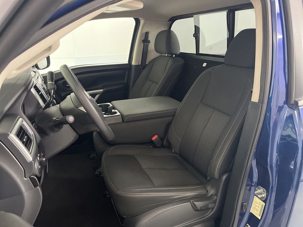 2017 Nissan Titan SV