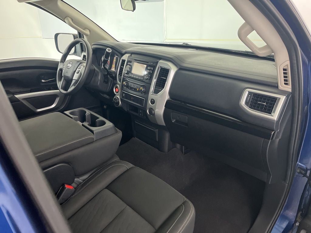 2017 Nissan Titan SV