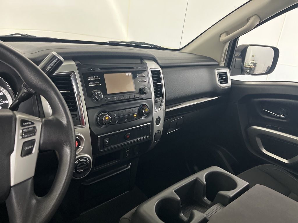 2017 Nissan Titan SV