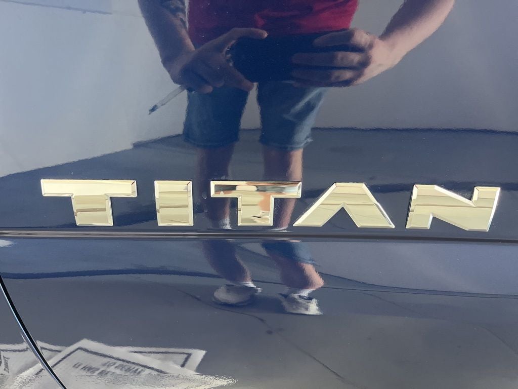 2017 Nissan Titan SV