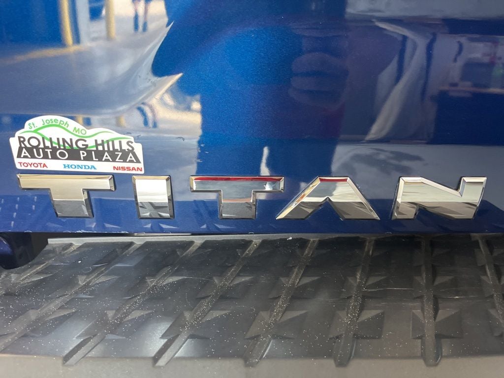 2017 Nissan Titan SV
