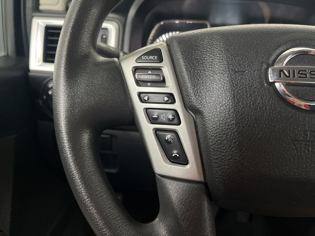 2017 Nissan Titan SV