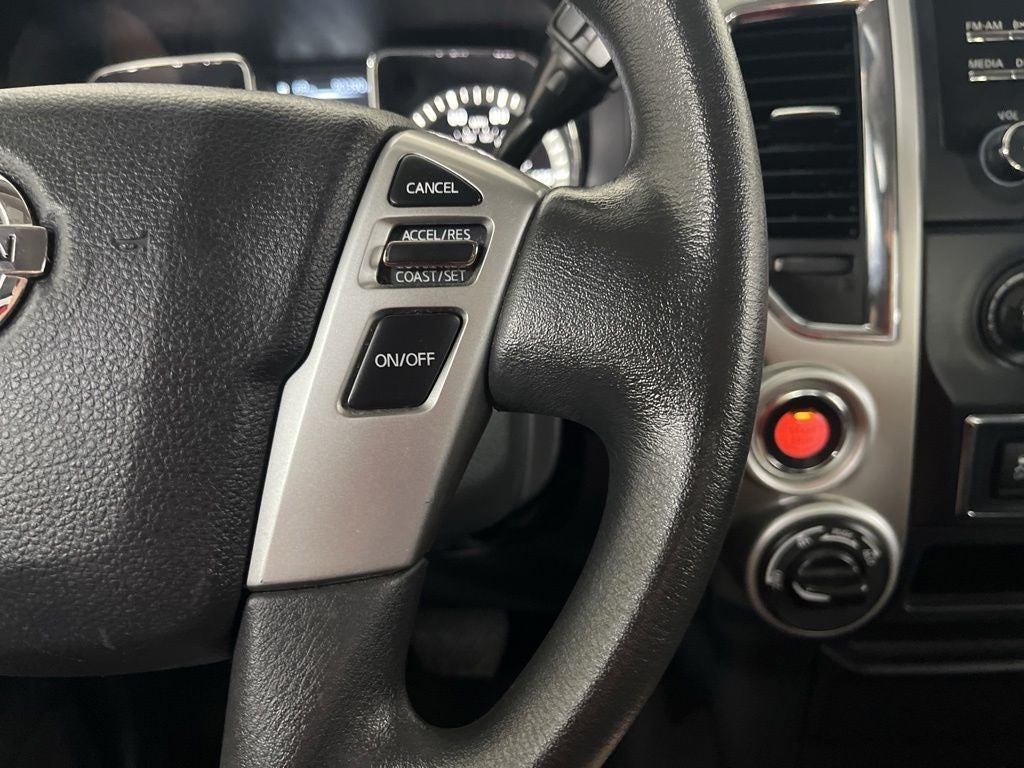 2017 Nissan Titan SV