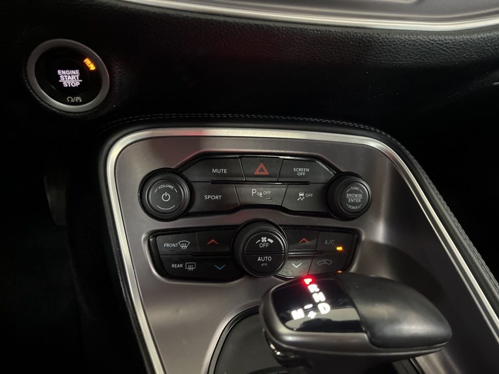 2021 Dodge Challenger SXT