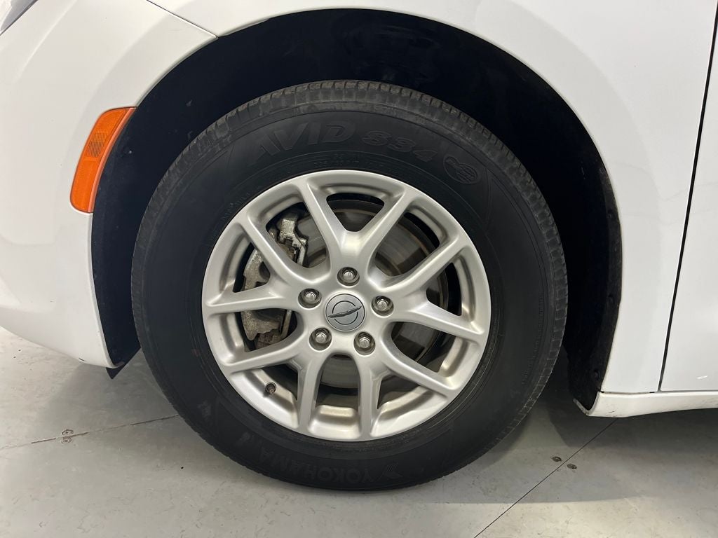 2024 Chrysler Voyager LX