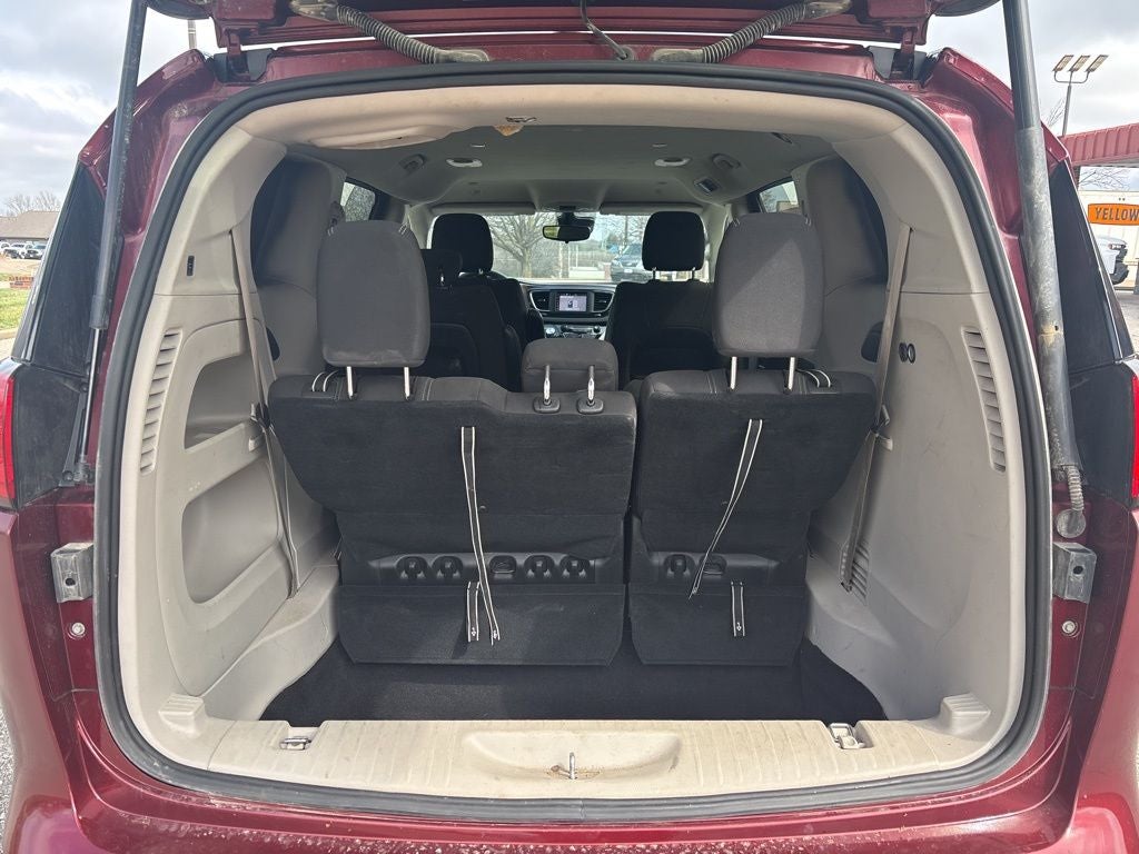 2023 Chrysler Voyager LX