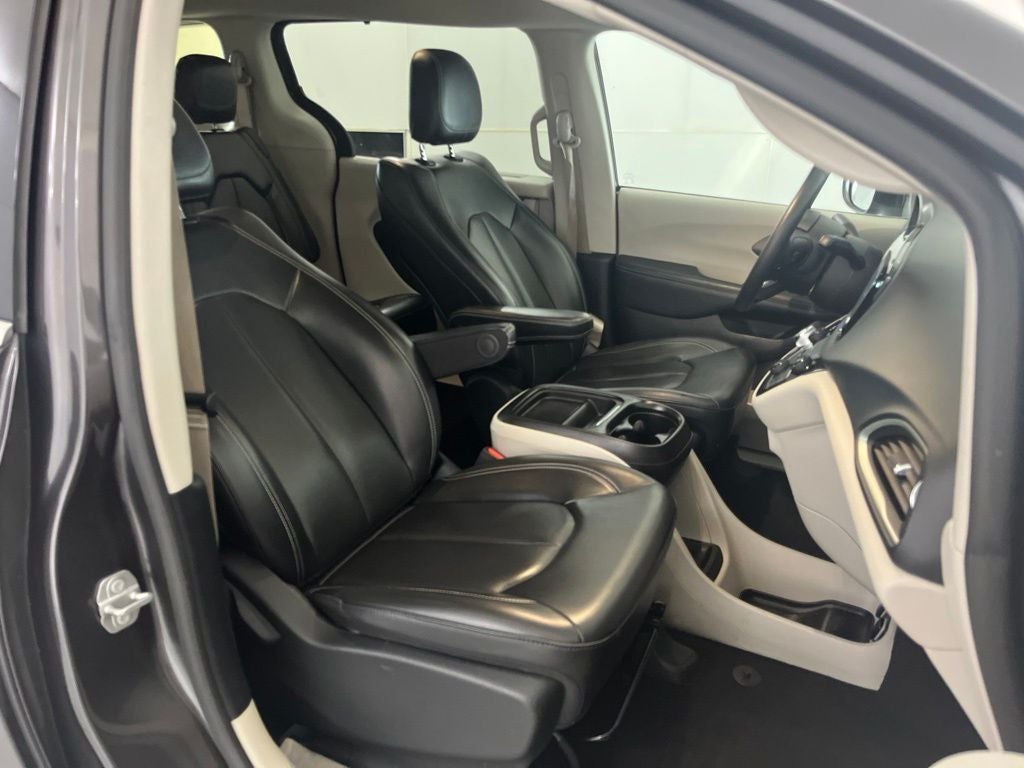 2020 Chrysler Voyager LXI
