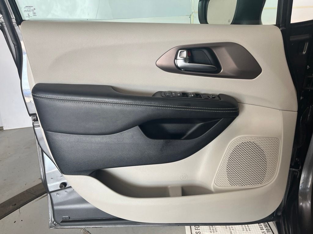 2020 Chrysler Voyager LXI