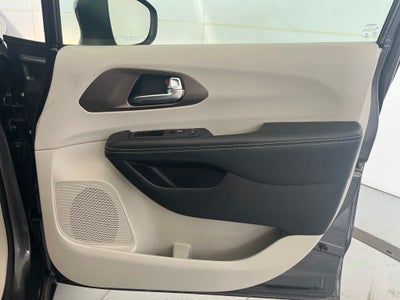 2020 Chrysler Voyager LXI
