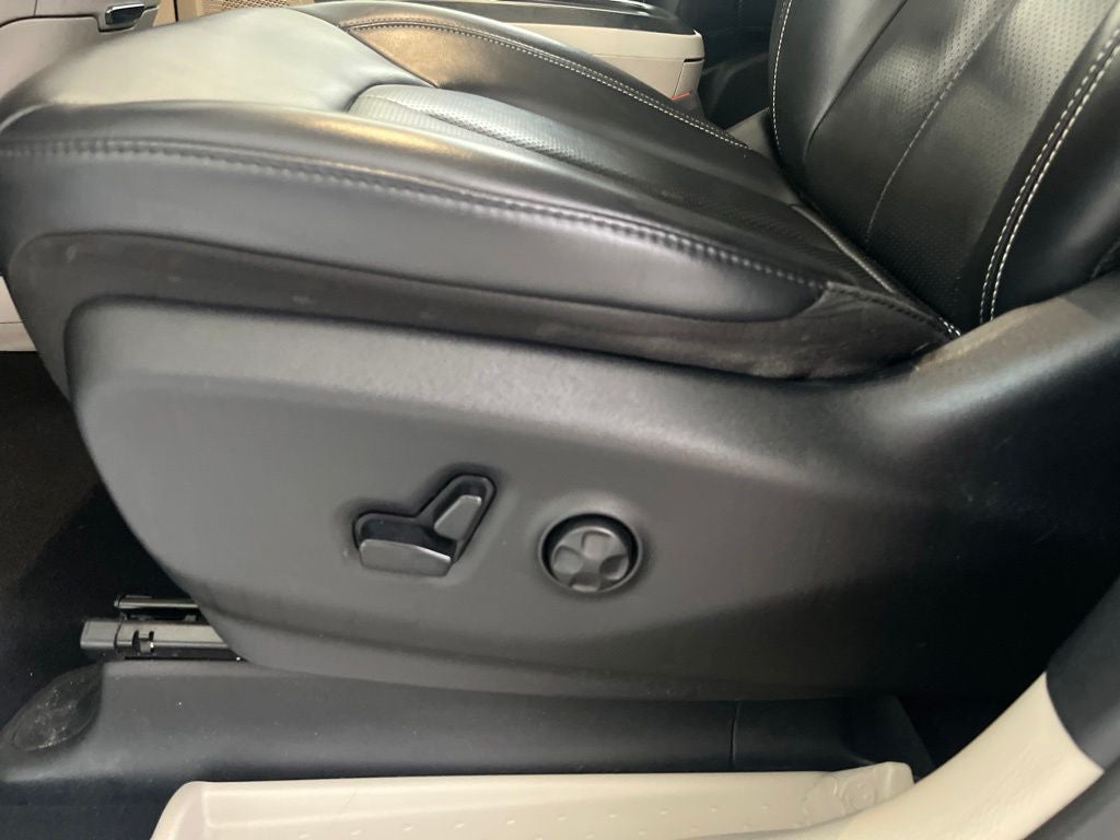 2020 Chrysler Voyager LXI