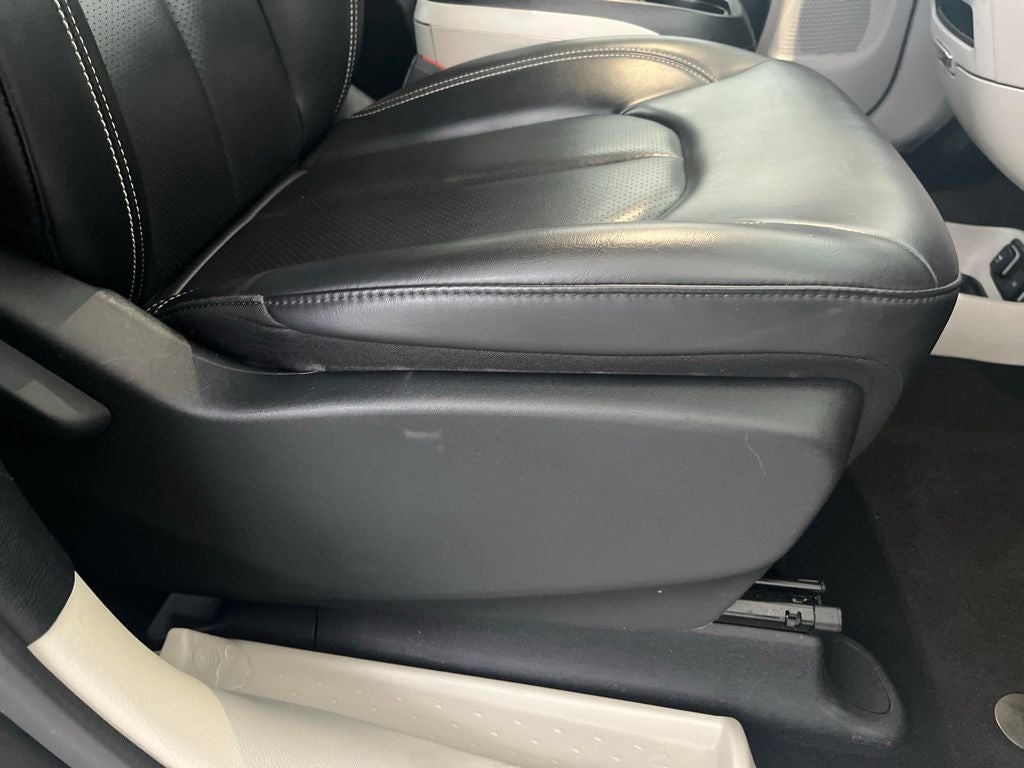 2020 Chrysler Voyager LXI
