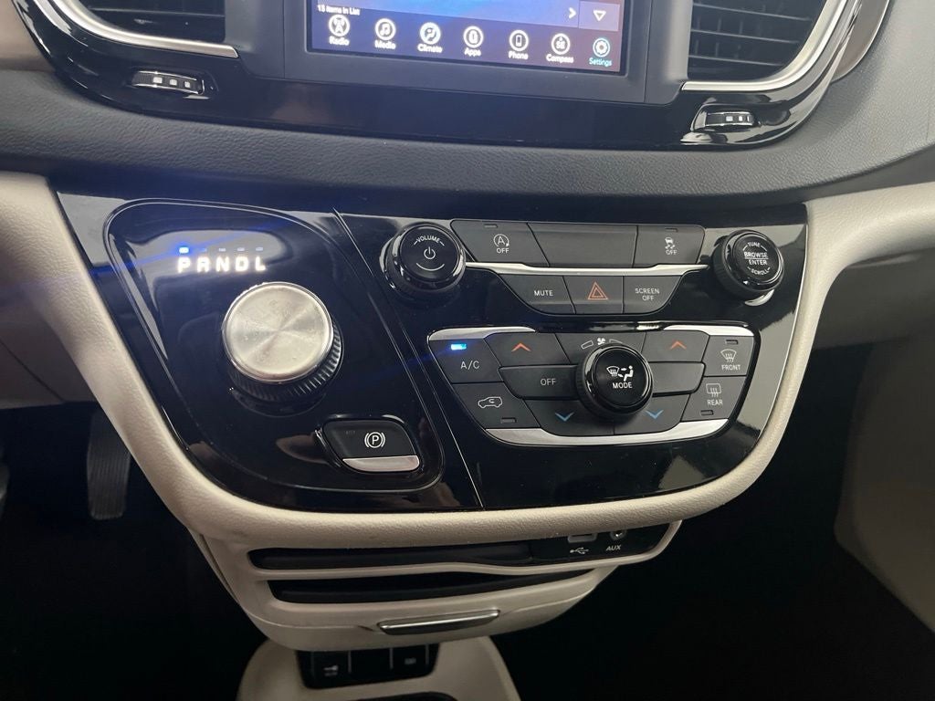 2020 Chrysler Voyager LXI