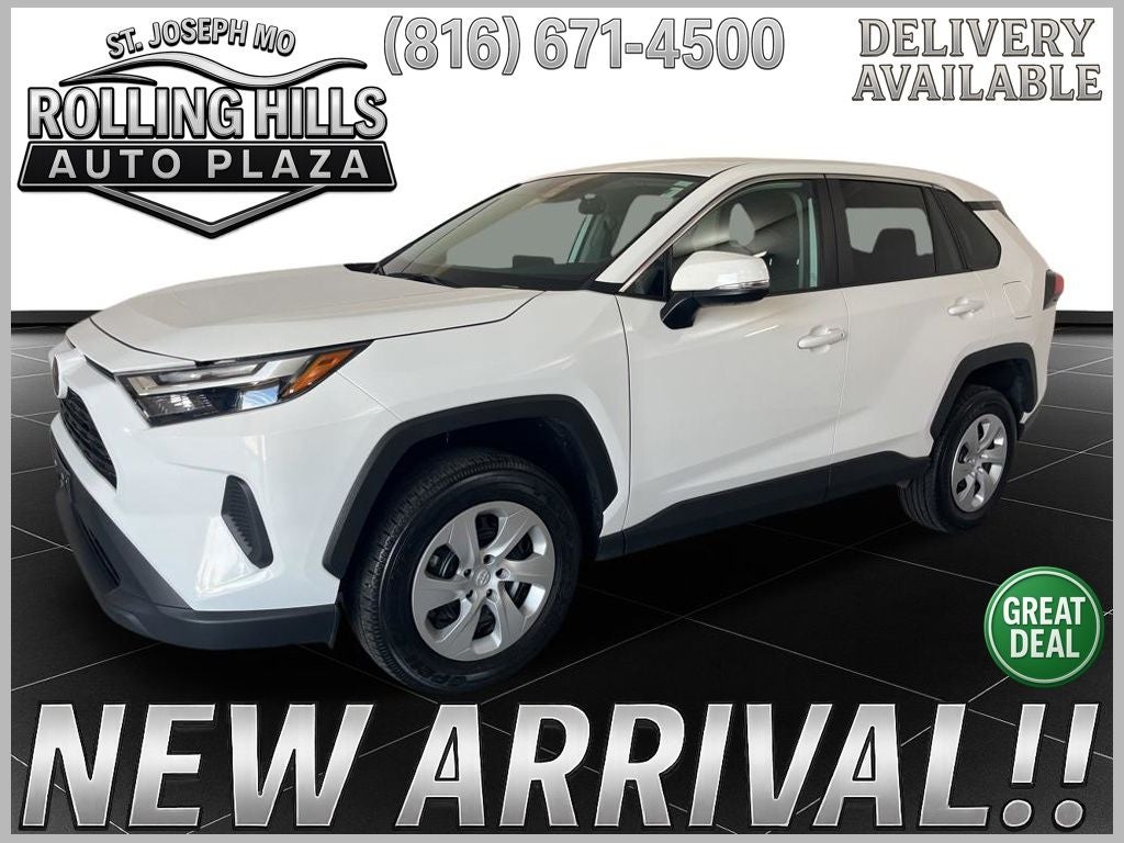 2024 Toyota RAV4 LE AWD's photo