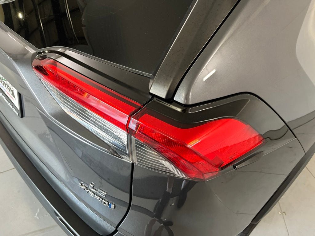 2021 Toyota RAV4 Hybrid LE