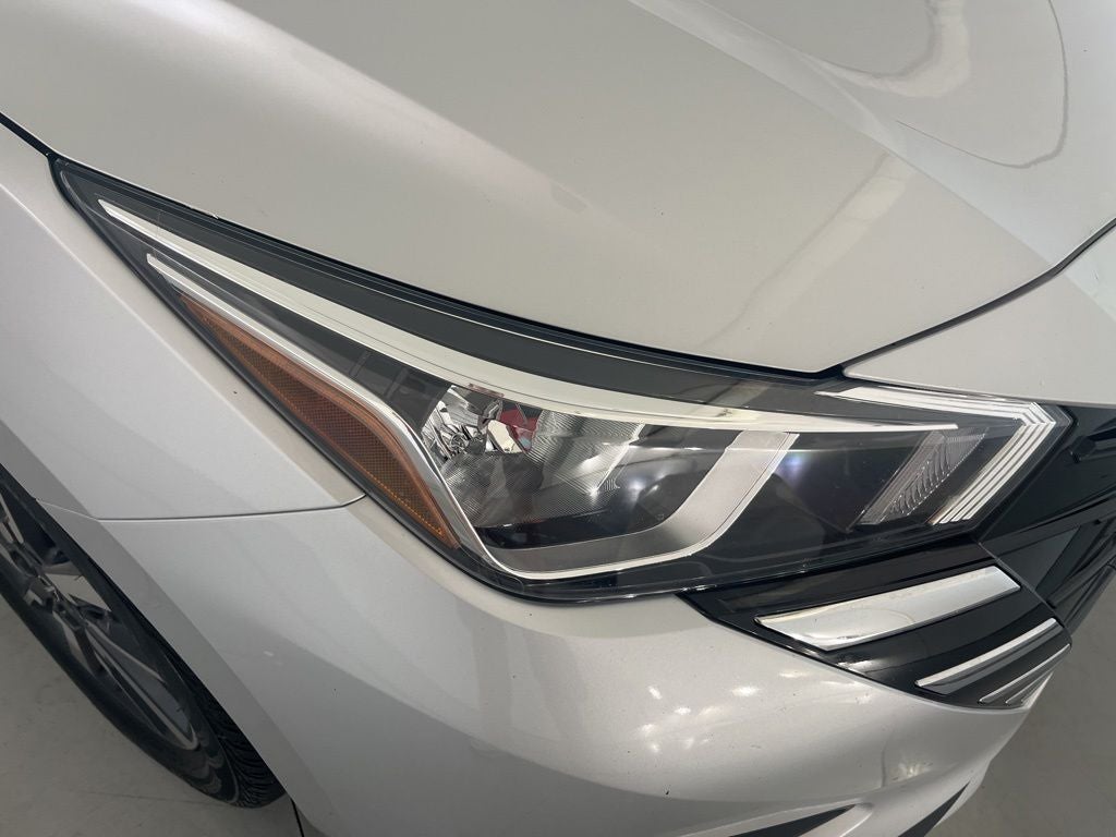 2023 Nissan Versa 1.6 SV