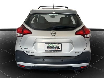 2020 Nissan Kicks SR