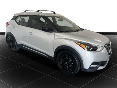 2020 Nissan Kicks SR