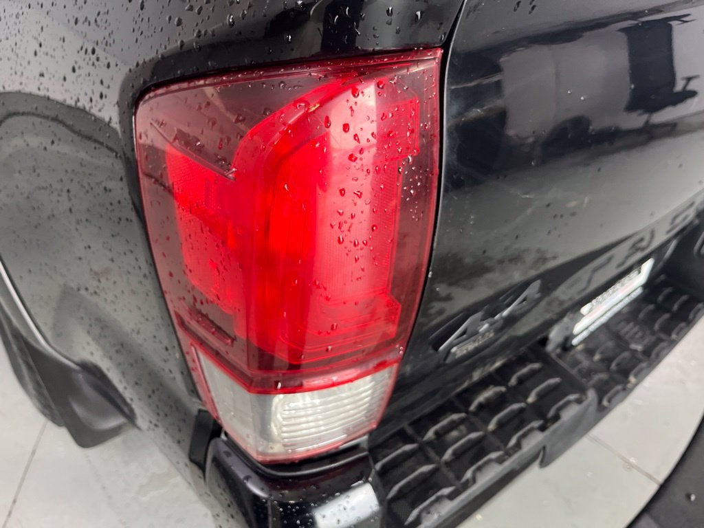 2022 Toyota Tacoma SR5 V6