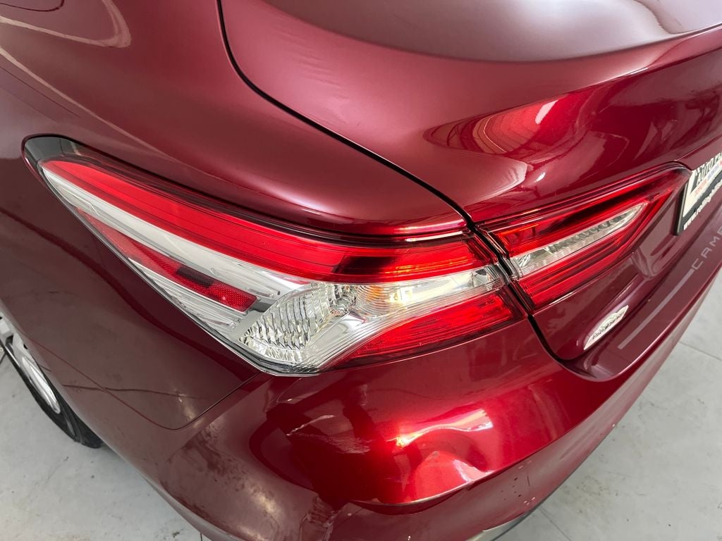 2018 Toyota Camry Hybrid LE