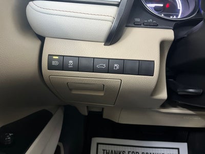 2018 Toyota Camry Hybrid LE