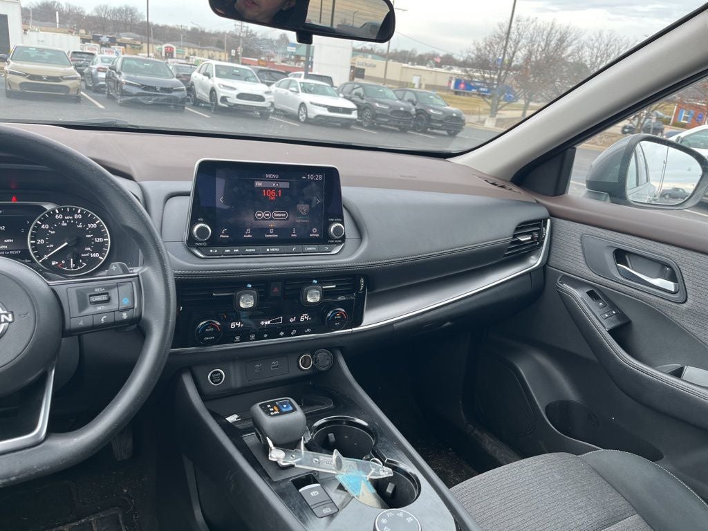 2022 Nissan Rogue SV