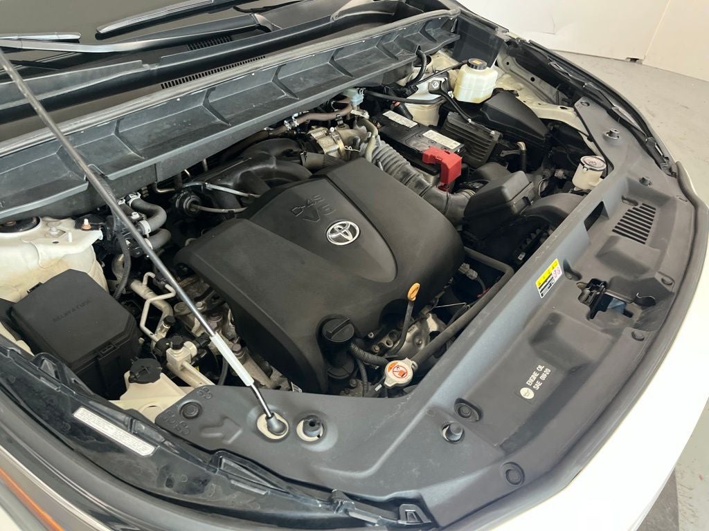 2020 Toyota Highlander LE