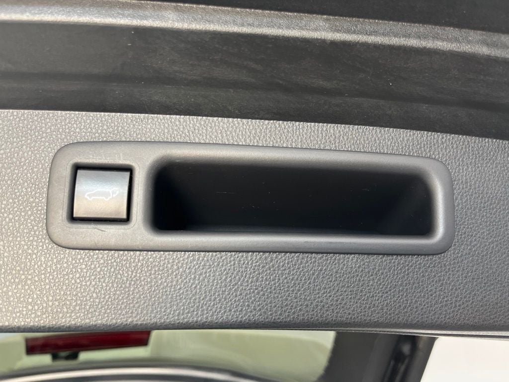2020 Toyota Highlander LE