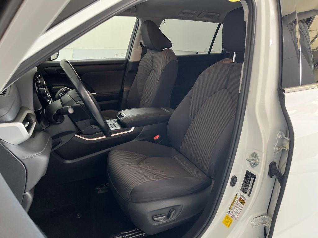 2020 Toyota Highlander LE