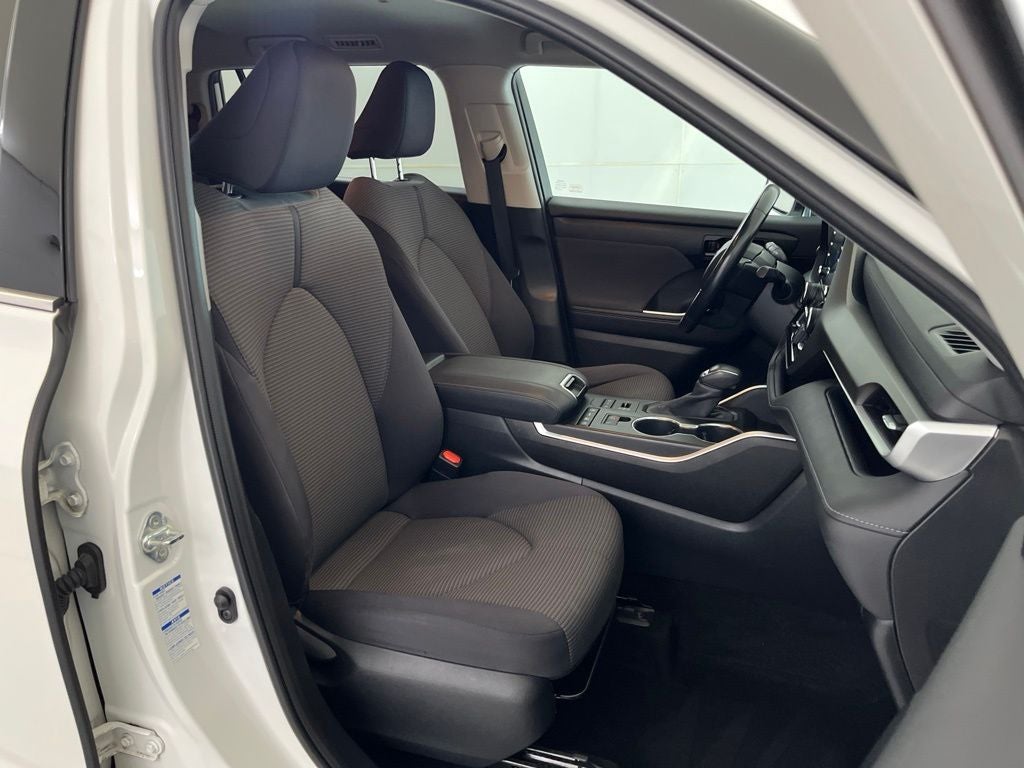 2020 Toyota Highlander LE