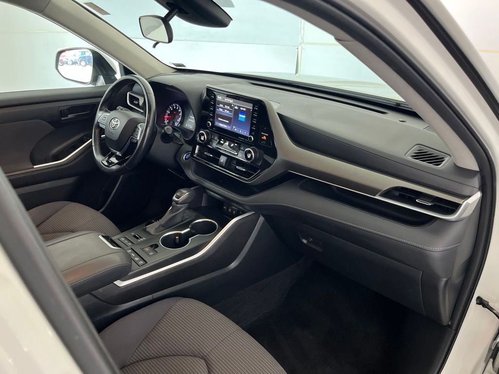 2020 Toyota Highlander LE