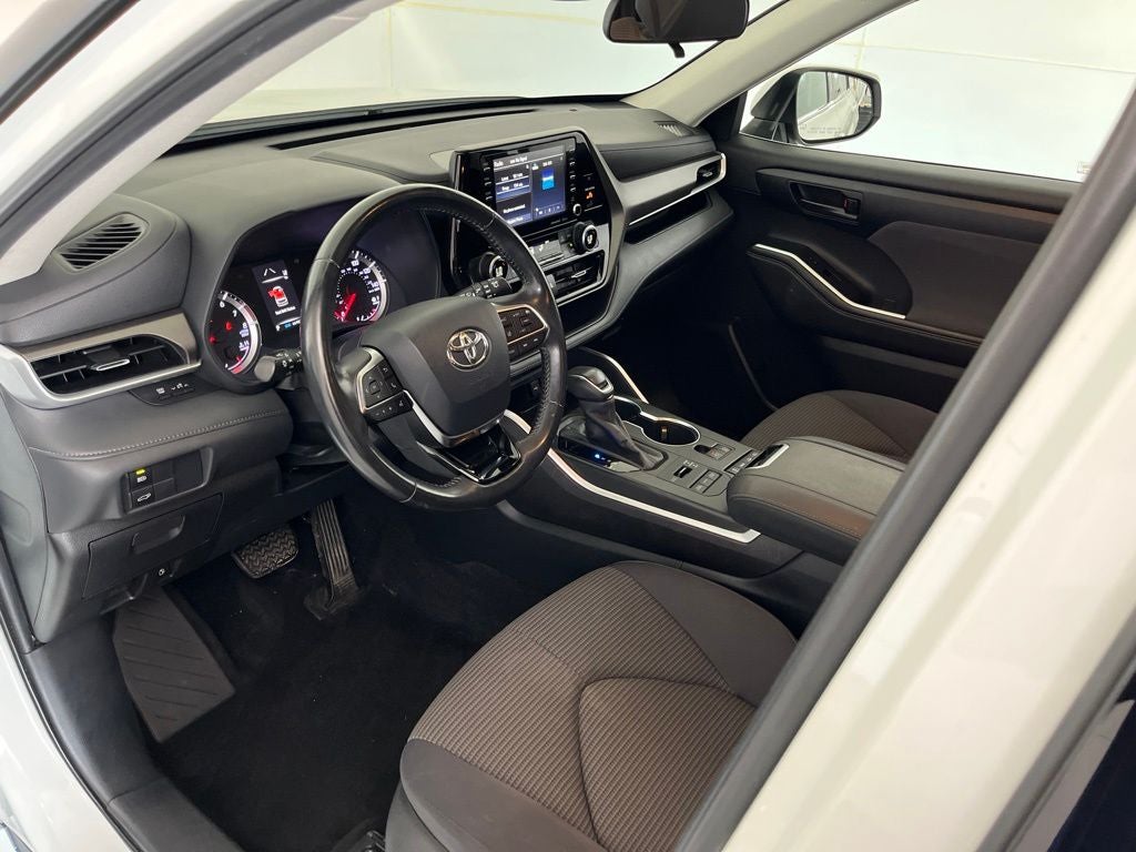 2020 Toyota Highlander LE