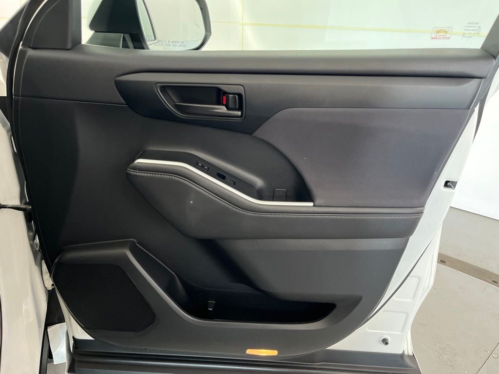 2020 Toyota Highlander LE