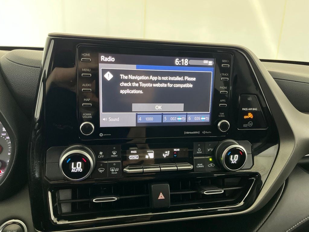 2020 Toyota Highlander LE