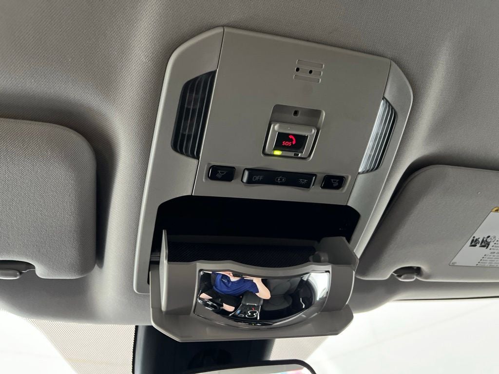 2020 Toyota Highlander LE
