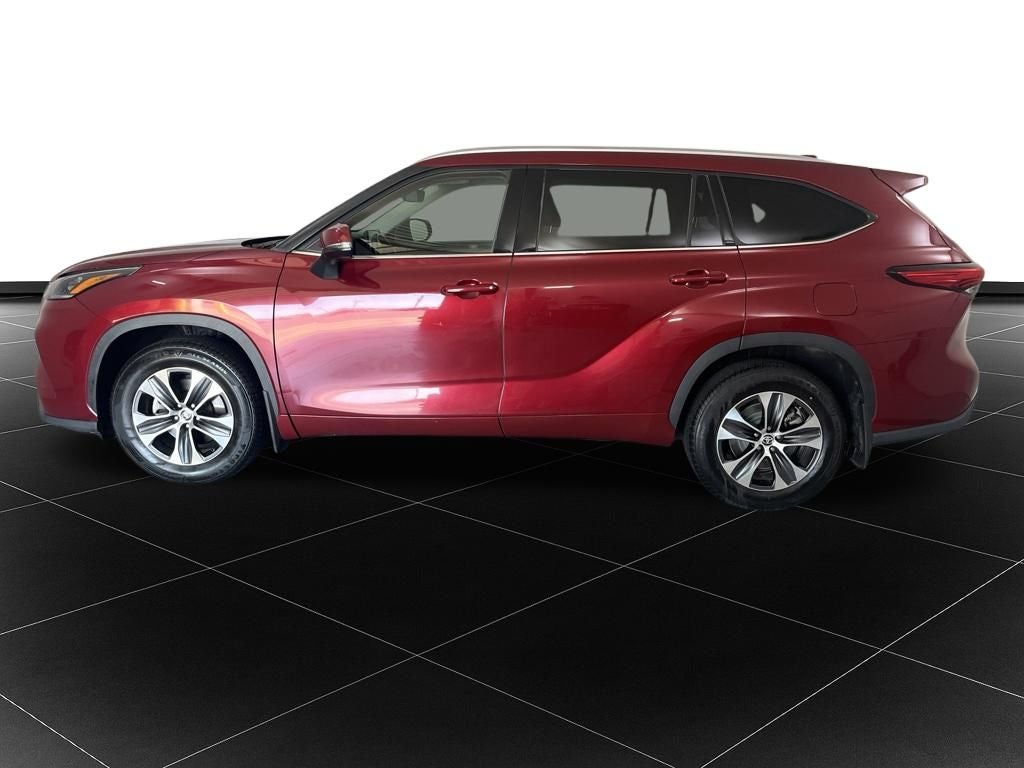 Used 2020 Toyota Highlander XLE with VIN 5TDGZRBH4LS016246 for sale in Kansas City