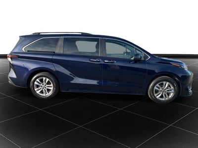 2024 Toyota Sienna XLE 7 Passenger