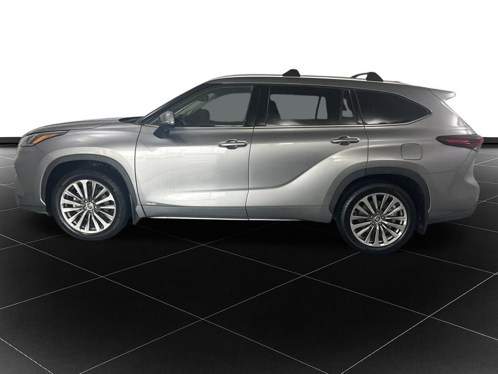 Used 2025 Toyota Highlander Limited 25th Edition with VIN 5TDKBRCH6SS658138 for sale in Kansas City
