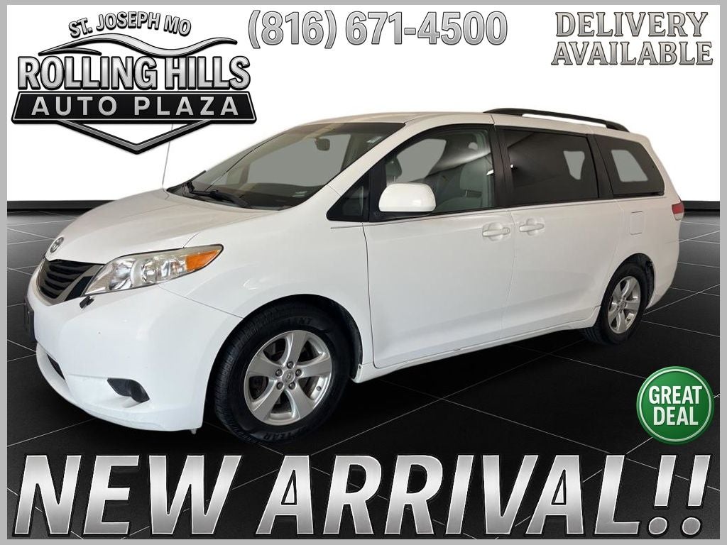 2014 Toyota Sienna LE 8 Passenger