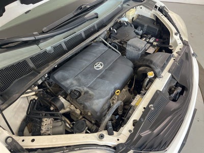 2014 Toyota Sienna LE 8 Passenger