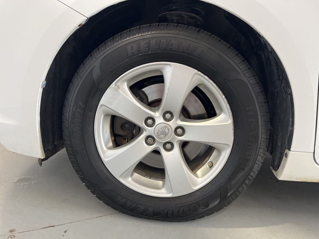 2014 Toyota Sienna LE 8 Passenger